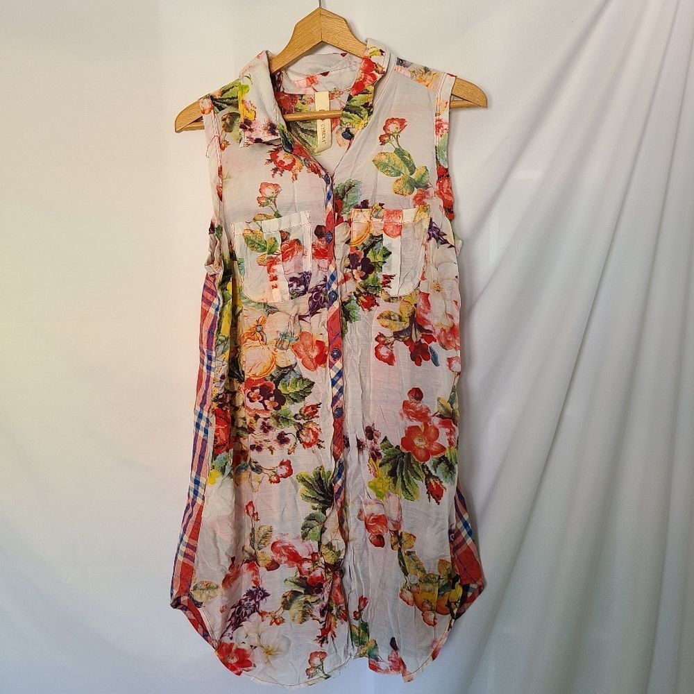 Cyrena Floral/Plaid Button Front Sleeveless Tunic‎ size L
